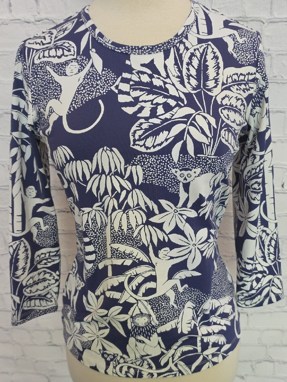 J. McLaughlin Swinging Palm Print Signature Tee